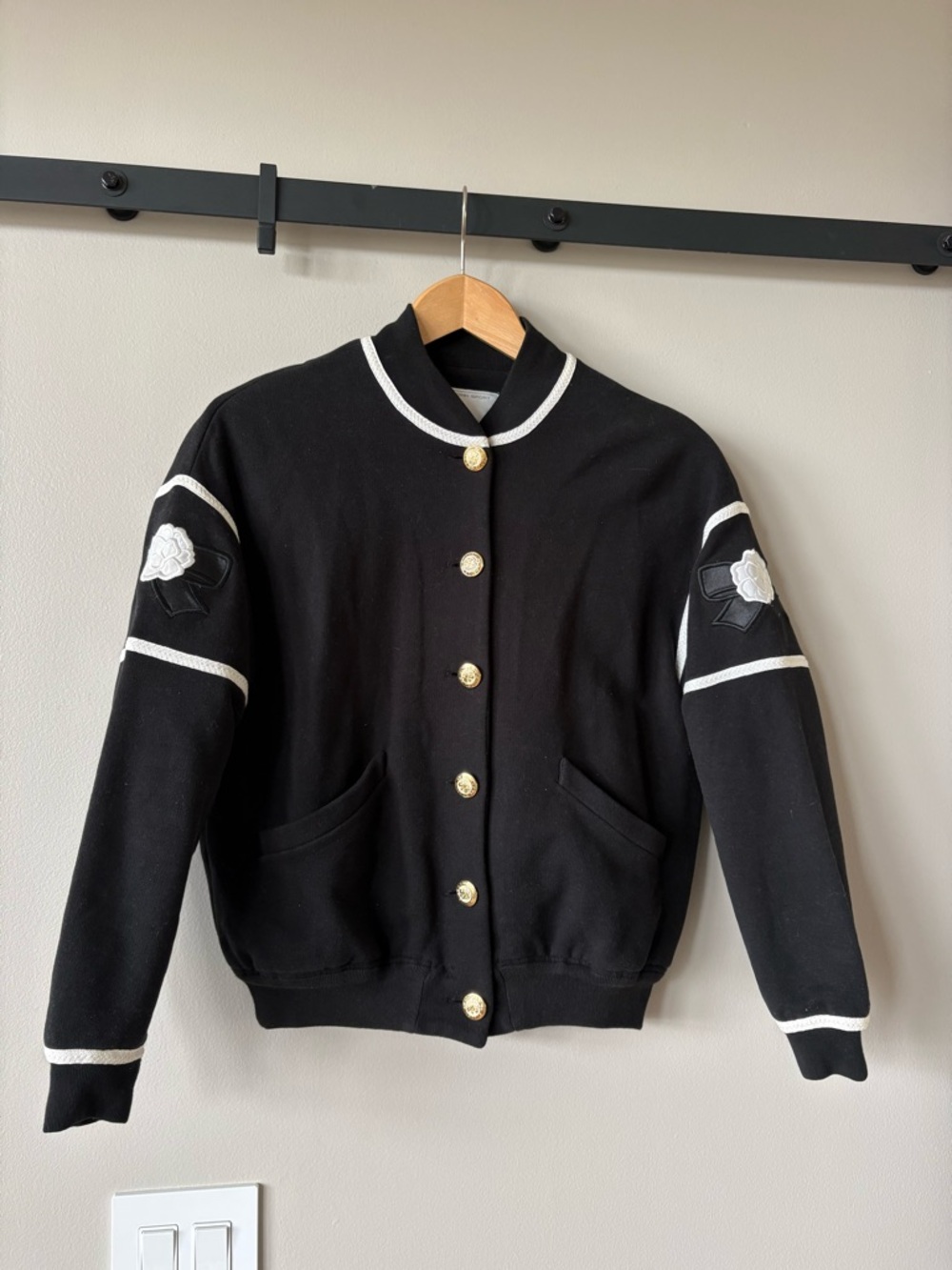 ST JOHN Sport Vintage Black White Trim Floral Sleeve Signature Bomber Jacket Y2K